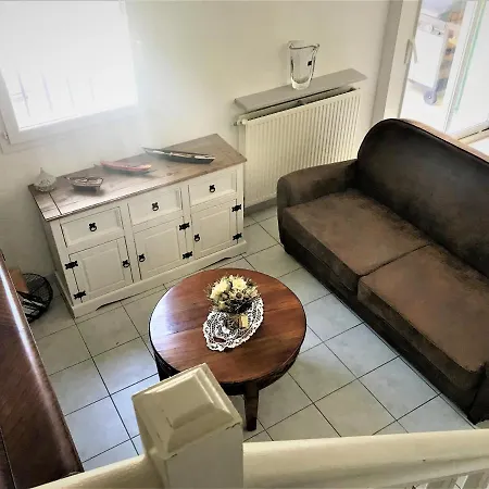 Maison Au Bord De L Eau *